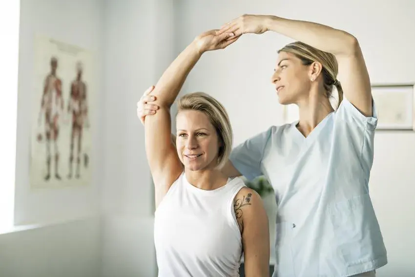 Ile zarabia fizjoterapeuta w USA? Zaskakujące różnice w wynagrodzeniu