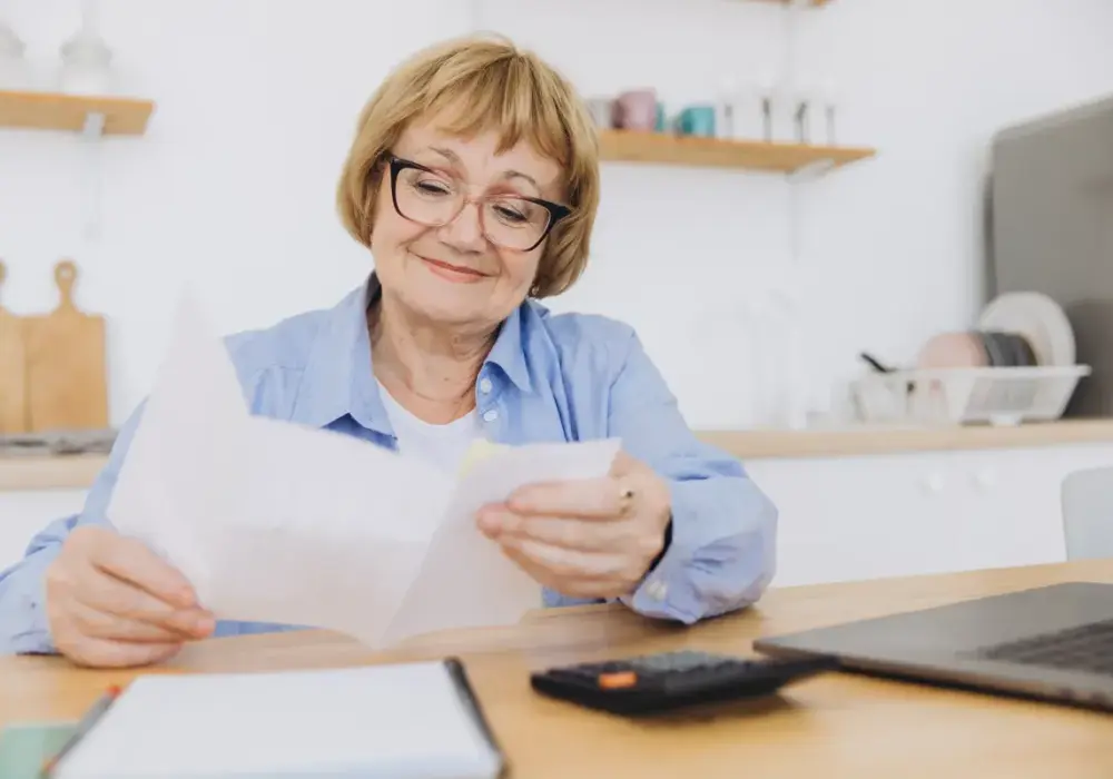 Emeryt pracuje - jak przeliczyć świadczenie i uniknąć błędów?