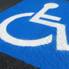 Czy parking dla niepełnosprawnych jest płatny? Sprawdź zasady w Krakowie