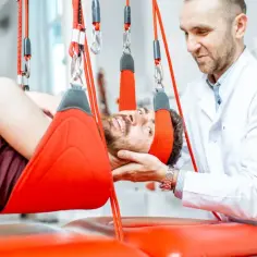 Jak długo trwa rehabilitacja przy dyskopatii? Poznaj kluczowe informacje
