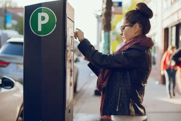 Czy niepełnosprawni płacą za parking w Ciechocinku? Sprawdź zasady i ulgi