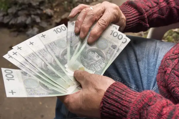 O ile wzrośnie emerytura po roku pracy? Konkretne kwoty